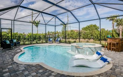 Pool and hot tub of Florida home
